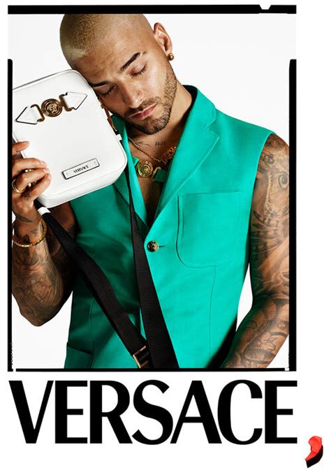 pubblicità versace uomo 2019|Campagne Pubblicitarie : news e aggiornamenti della Maison.